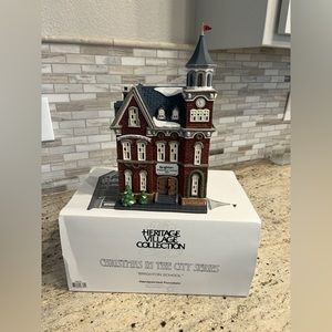 Heritage Village Collection Christmas in the City